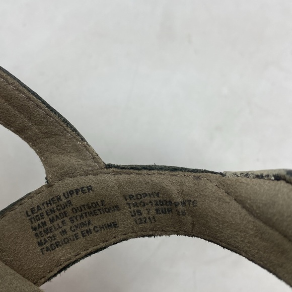 Taos Trophy Floral Embossed Pewter Leather Sandals - Picture 10 of 10